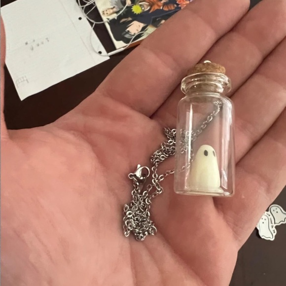Ghost in a bottle glow necklace - Picture 3 of 5